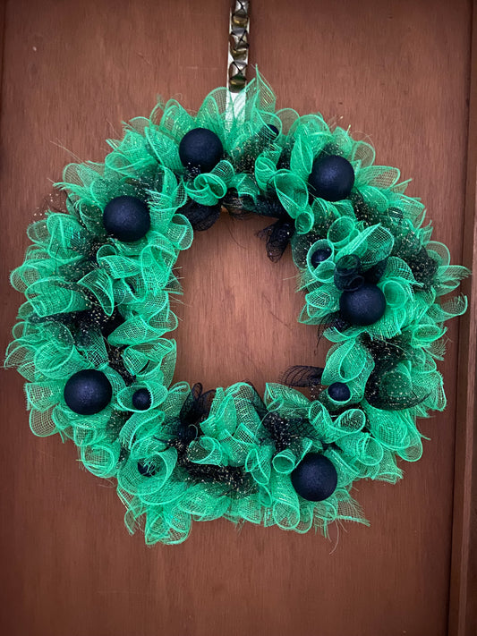 wreath green and black